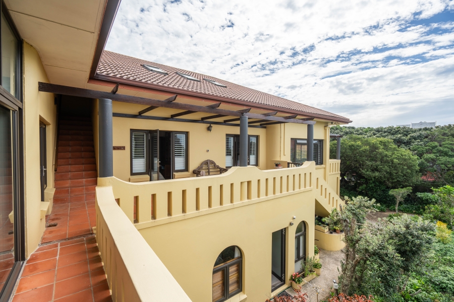 7 Bedroom Property for Sale in West Beach Eastern Cape